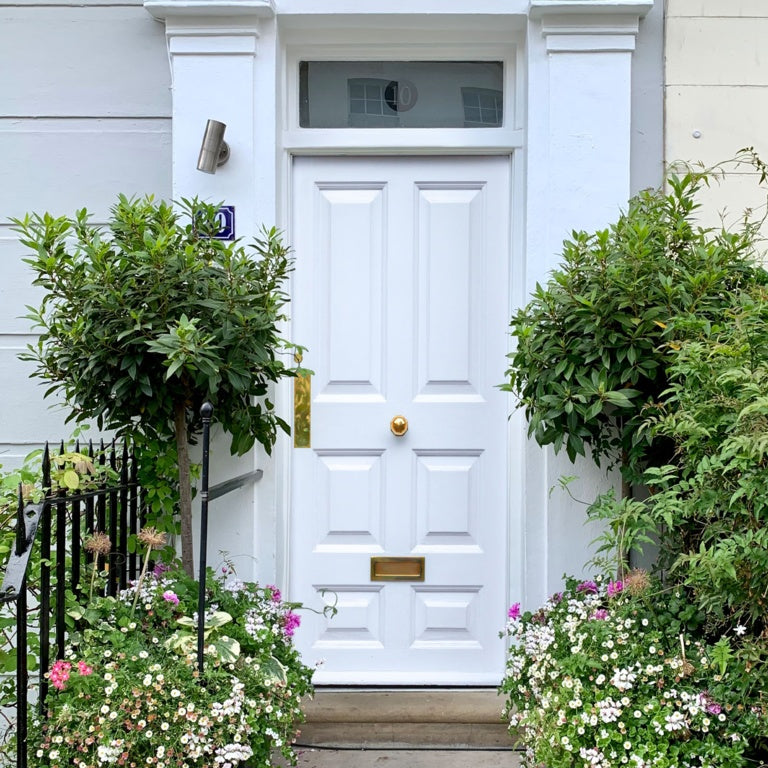 Crown Quick Dry Satin Pure Brilliant White 750ml